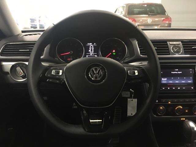 2017 Volkswagen Passat 1.8T R-Line 4dr Sedan